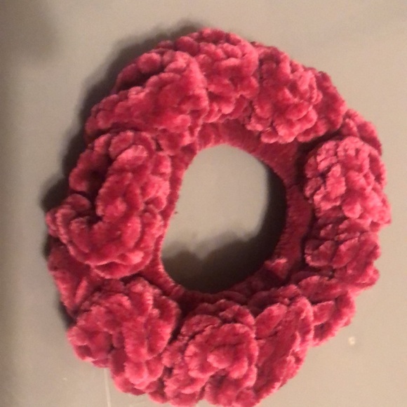 Scrunches - Picture 4 of 4